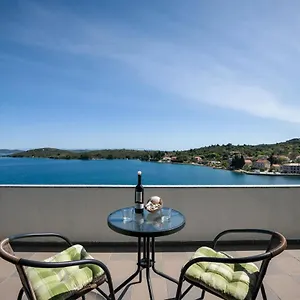 Bed & Breakfast Picic ***
