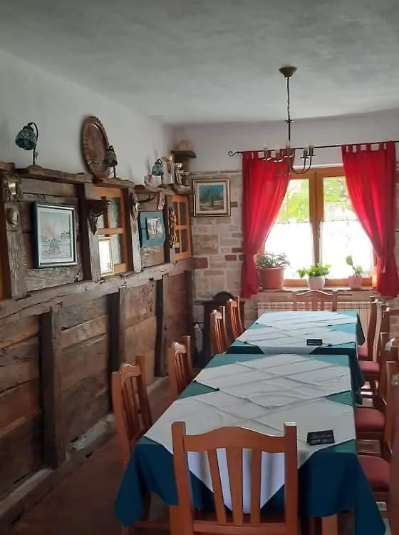 Bed And Breakfast Lovac Kaldanija Couette-café